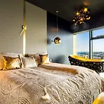 Apartament 30th+ Floor In Sky Tower *