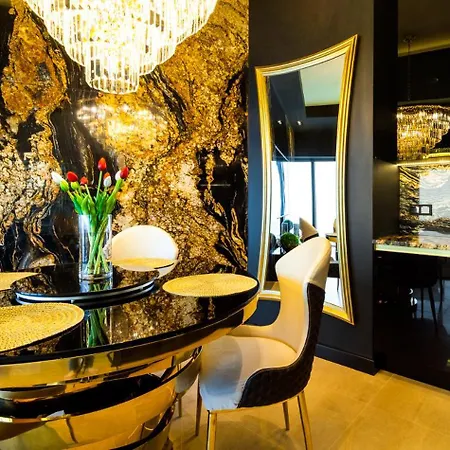 30th+ Floor In Sky Tower Appartement