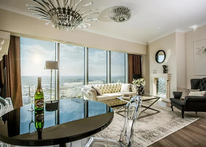 30th+ Floor In Sky Tower Apartment