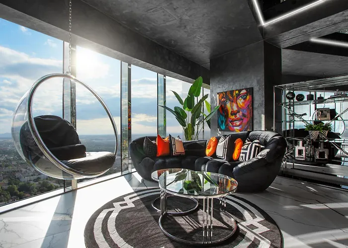 Apartment 30th+ Floor In Sky Tower *