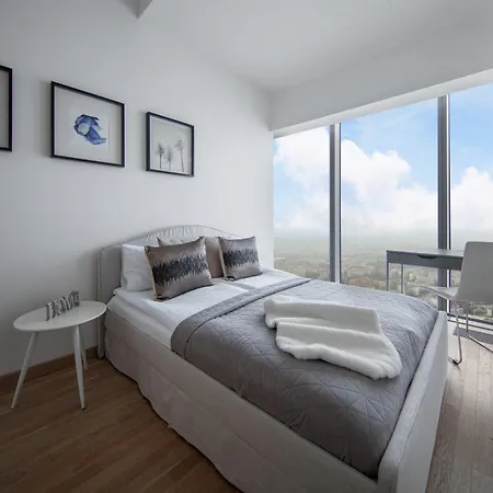 30th+ Floor In Sky Tower Apartment *