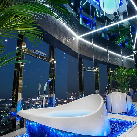 30th+ Floor In Sky Tower Βρότσλαβ