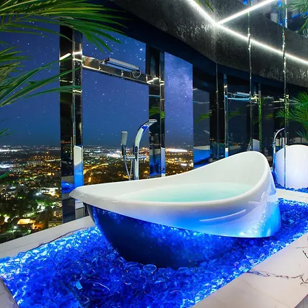 30th+ Floor In Sky Tower *