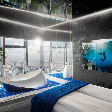 30th+ Floor In Sky Tower Apartment *