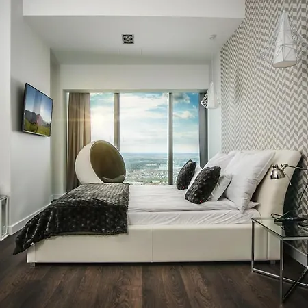 30th+ Floor In Sky Tower Apartment *