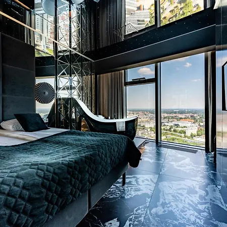 Apartment 30th+ Floor In Sky Tower *