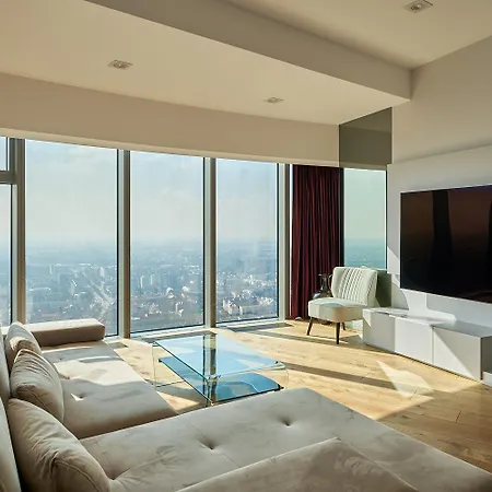 30th+ Floor In Sky Tower Apartment *