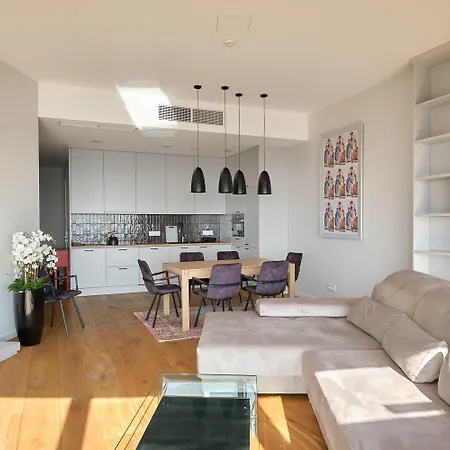 Apartment 30th+ Floor In Sky Tower *