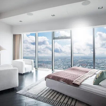 30th+ Floor In Sky Tower Apartment *