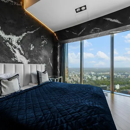 30th+ Floor In Sky Tower Apartment *