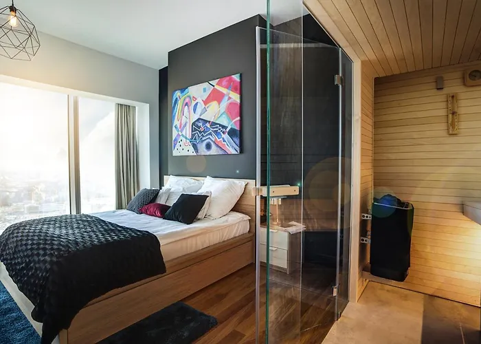 30th+ Floor In Sky Tower *